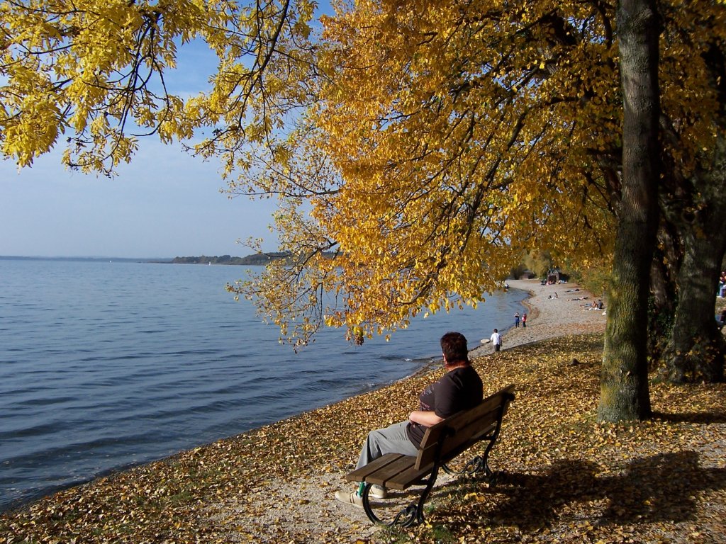 Letzte Sonnenstrahlen am herbstlichen Chiemsee.27.10.2006