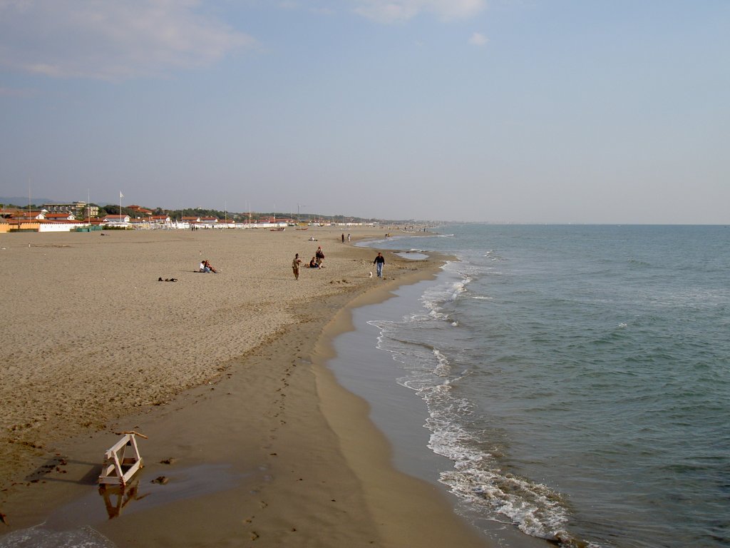 Ligurisches Meer bei Forte dei Marmi (14.10.2006)