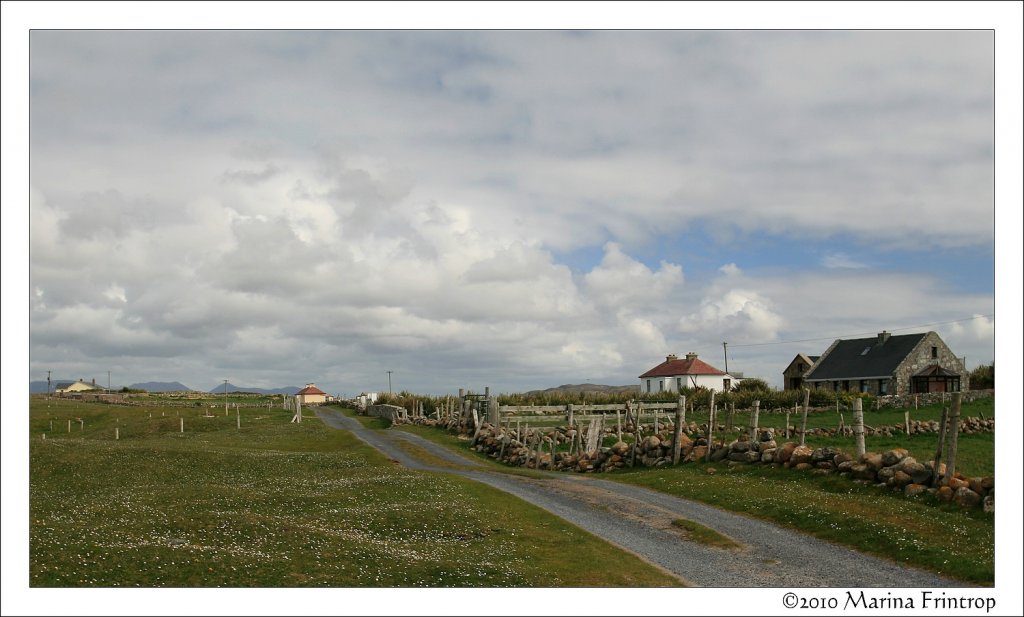 Main Street auf Omey Island, Irland - County Galway