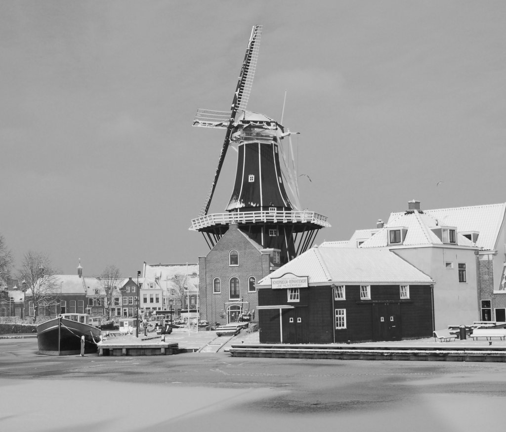 Molen de Adriaan in Haarlem, Nederland.