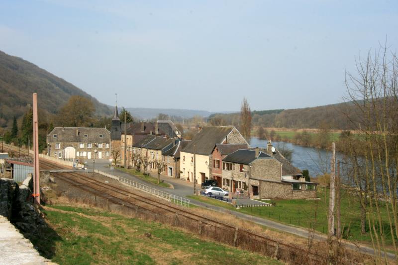 Montigny sur Meuse ist einer die vielen kleinen Orte im Val de Meuse in den Ardennen; 24.03.2012