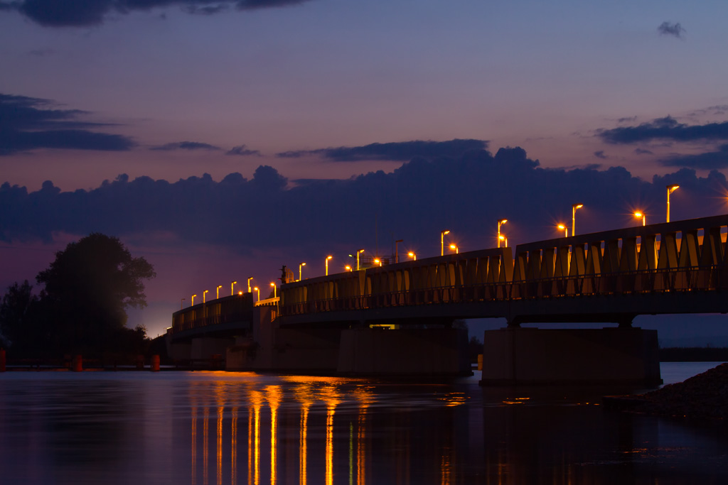 Nachtaufnahme der Usedomer Bder Brcke - 13.08.2011