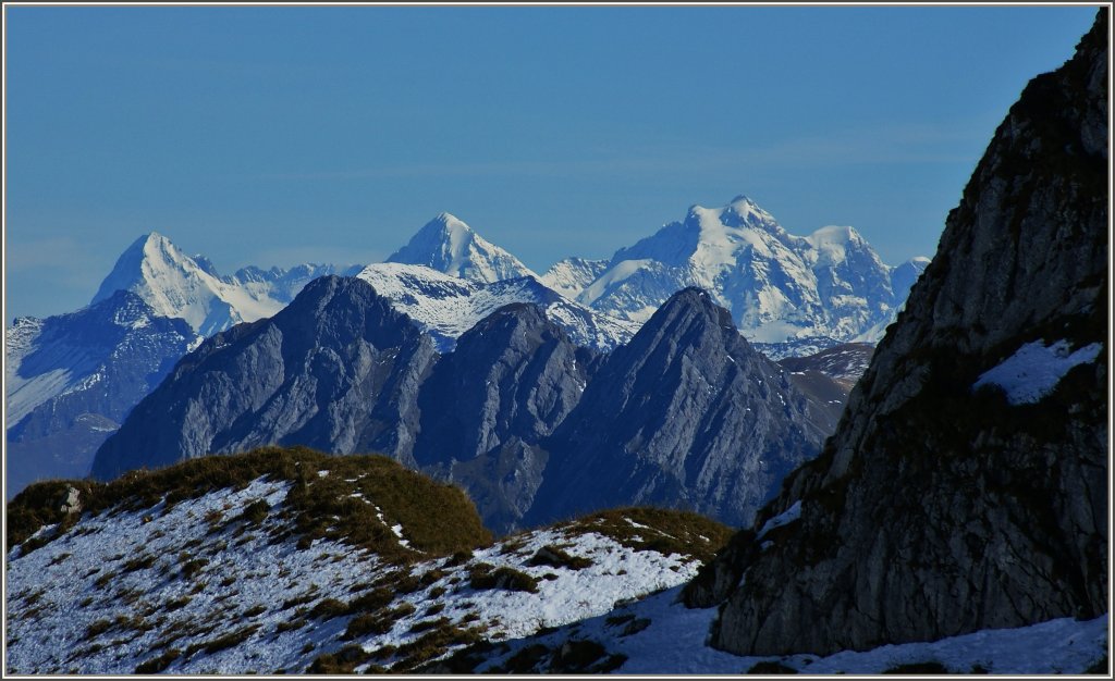 Nicht nur vom Brienzer Rothorn aus, auch vom Rocher-de-Naye sind die berhmten drei Berge zu sehen: Eiger,Mnch und Jungfrau!
(12.10.2011)