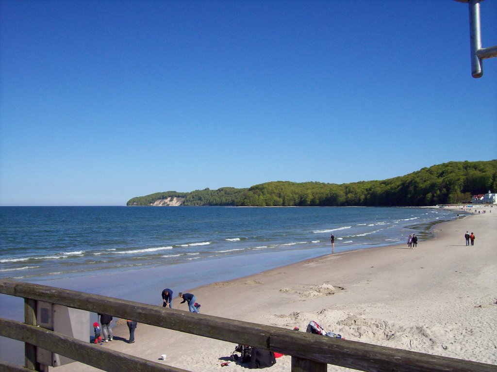 Ostseebad Binz/Rgen, Strand, Blick Richtung Osten, aufgenommen am 04.05.2007 