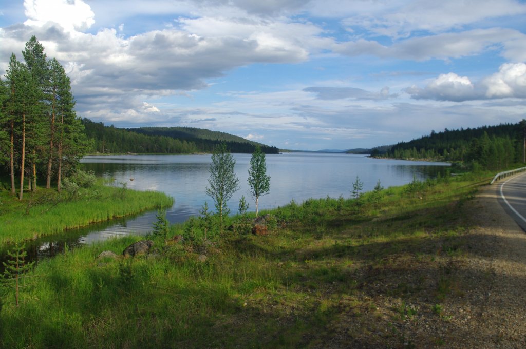 Rahajrvi See an der E75 Richtung Ivalo (04.07.2013)