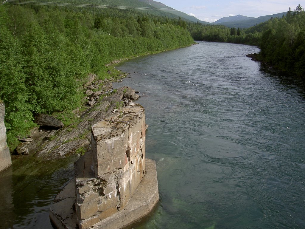 Ranelva Fluss mit Reste einer alten Brcke im Saltdal (29.06.2013)