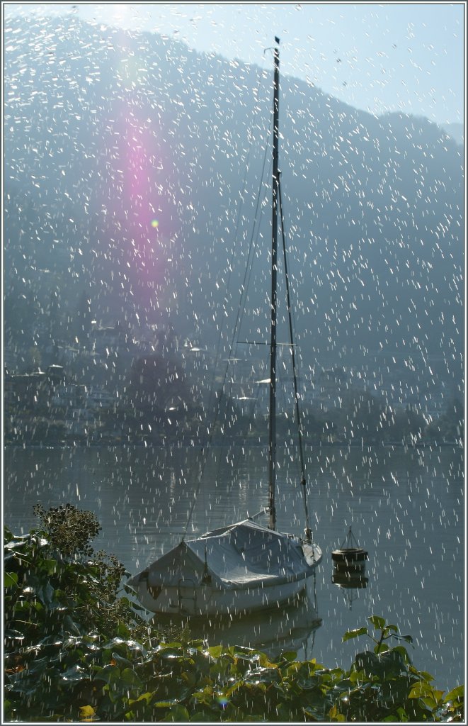 Regen fllt bestenfalls heute Abend - hier versprht Brunnen Wasser und suggeriert einen Gewitterregen...
Montreux, den 29. Mrz 2011