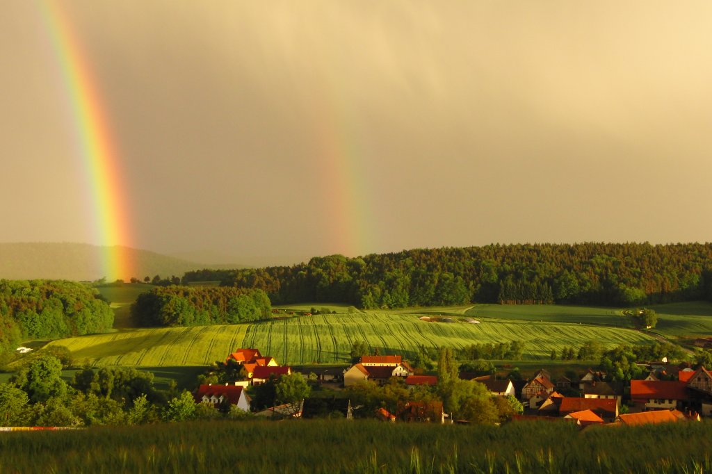 Regenbogen ber Bischwind a.R., aufgenommen am 15.05.2012 am  Weinberg 