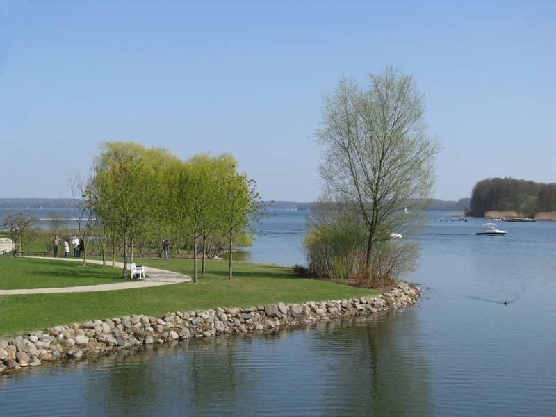 Schwerin [MV]; Schweriner See mit Burggarten 18.04.2010