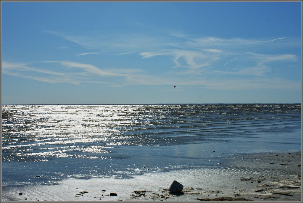 Sonne und Wasser zaubern eine besondere Stimmung an der Kste von Prnu.
(02.05.2012)