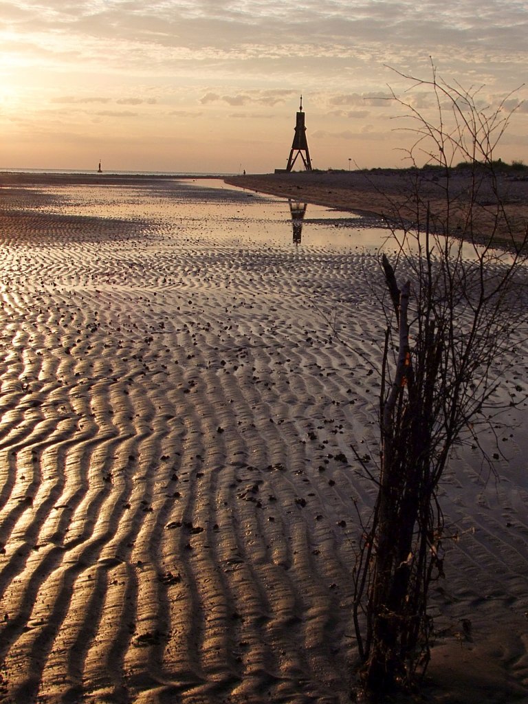 Sonnenaufgang bei Ebbe im Bereich der Kugelbake in Cuxhaven;090827

