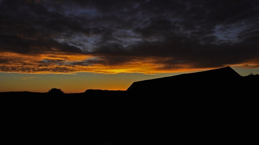 Sonnenaufgang ber dem Berner Seeland, Aufgenommen am 27.08.2012