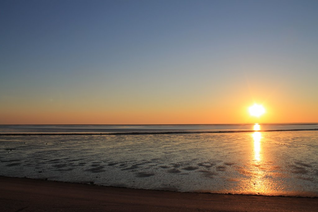 Sonnenuntergang am 24.07.2012 bei Norddeich bei Ebbe 