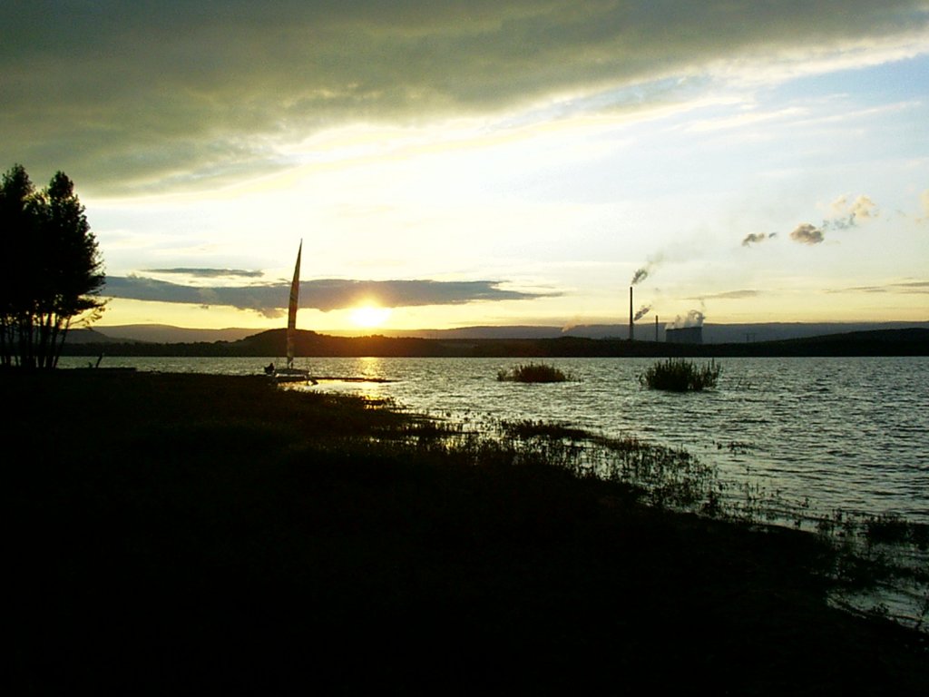 Sonnenuntergang am Stausee bei Kaadan (im Egerbecken bei Chomotov) im August 2005.