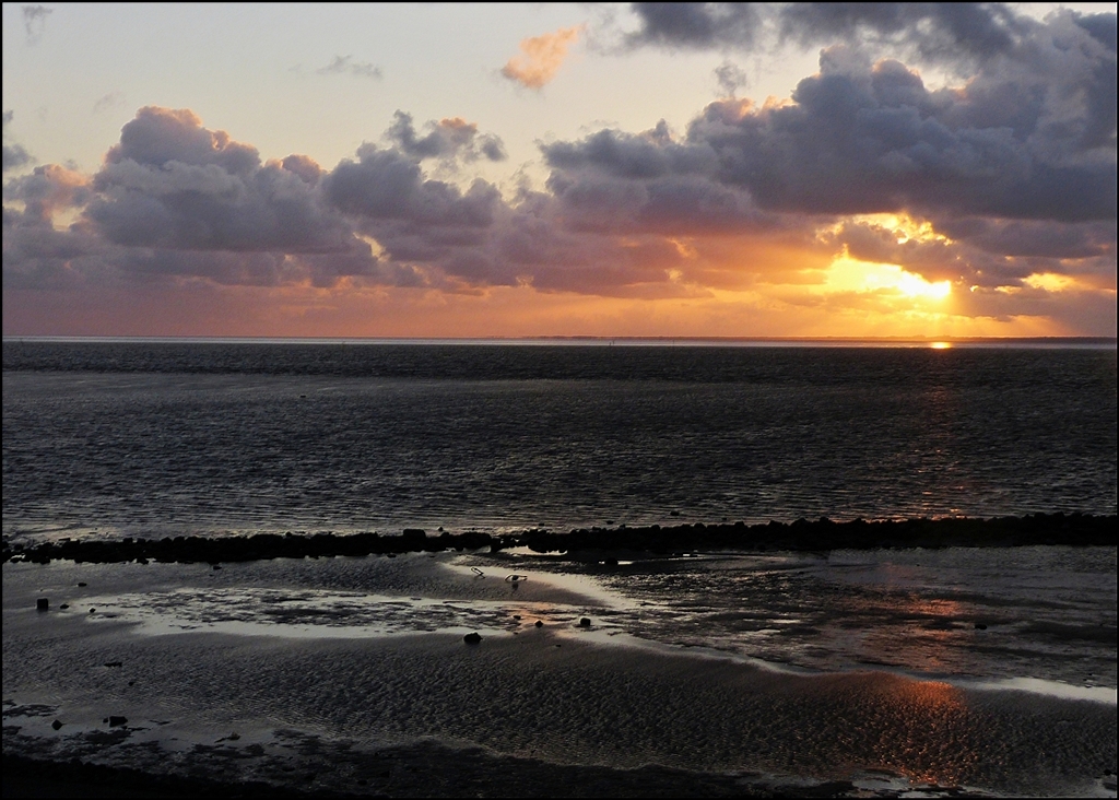 Sonnenuntergang am Wattenmeer in Norddeich. 12.05.2012 (Hans)