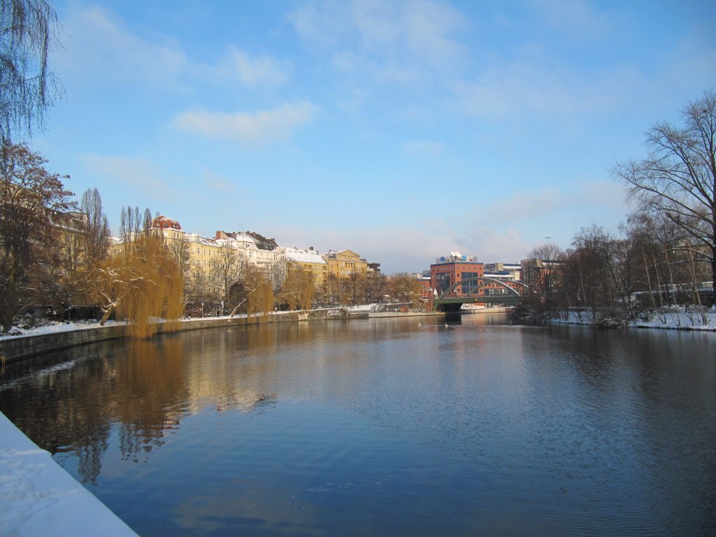 Spree im Bereich des Bundesratsufers in Berlin-Moabit. 03.01.2010