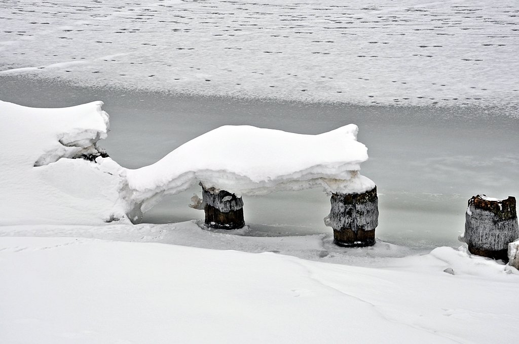 Sturmflut und Winterchoas haben ihre Spuren hinterlassen an der Osteinfahrt zum Seglerhafen Dnholm bei Stralsund, 22.01.2010