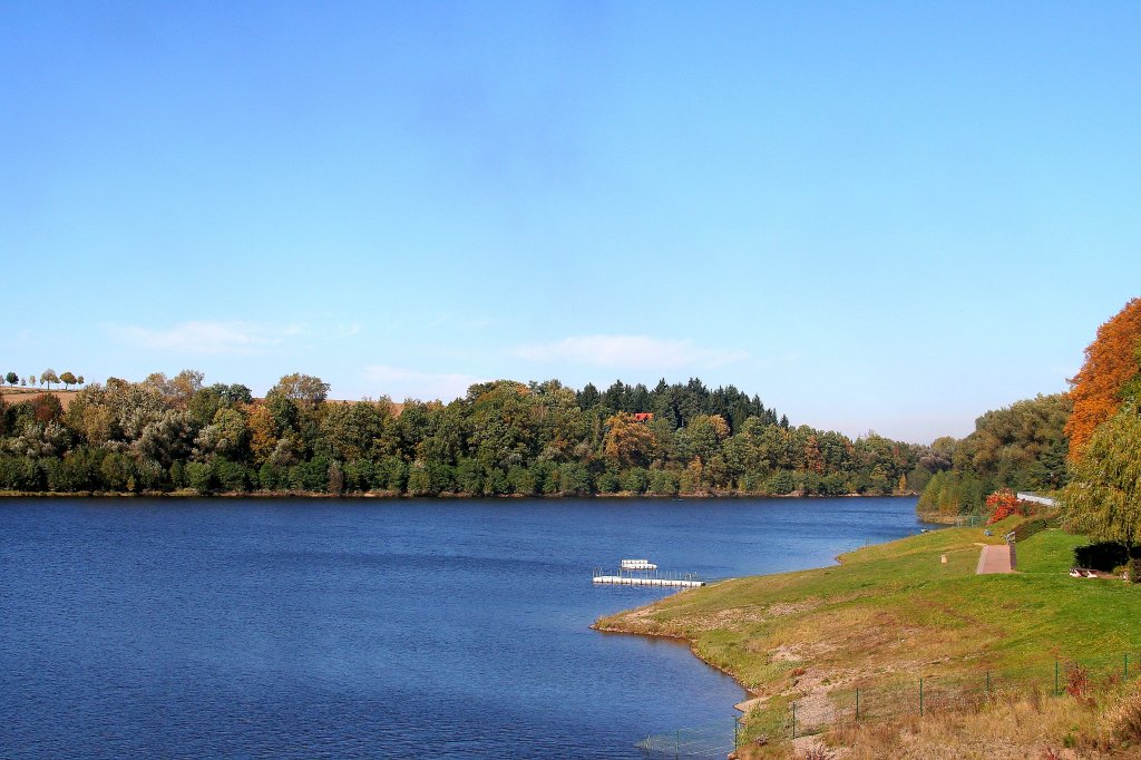 Talsperre Malter (Aufnahme aus einem Zug der Weieritztalbahn am 09.10.2012)