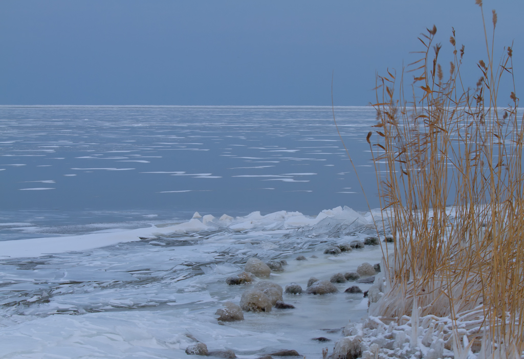 Vereistes Stettiner Haff vor Mnkebude. - 19.01.2013