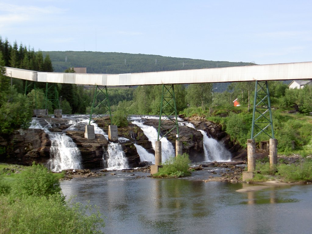 Wasserfall an der E6 in Mo i Rana (29.06.2013)