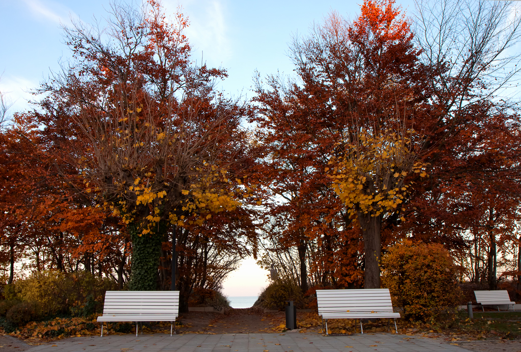 Weg von der Promenade zum Strand im Seebad Ahlbeck.