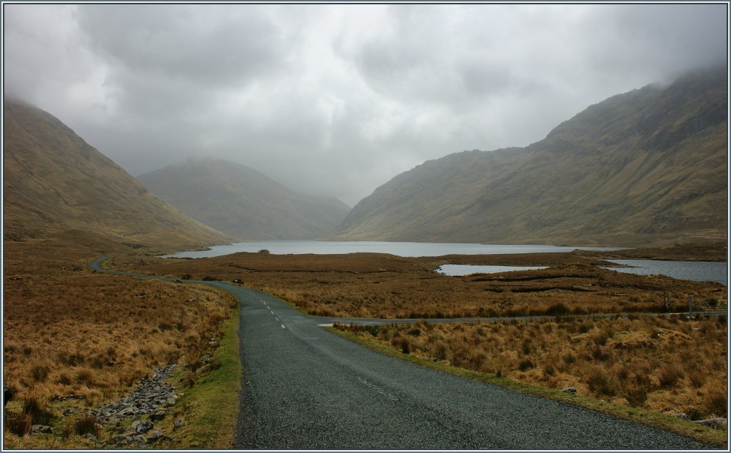 Wind, Wetter und stille Strassen, auch das gibt es in Irland.
(22.04.2013)