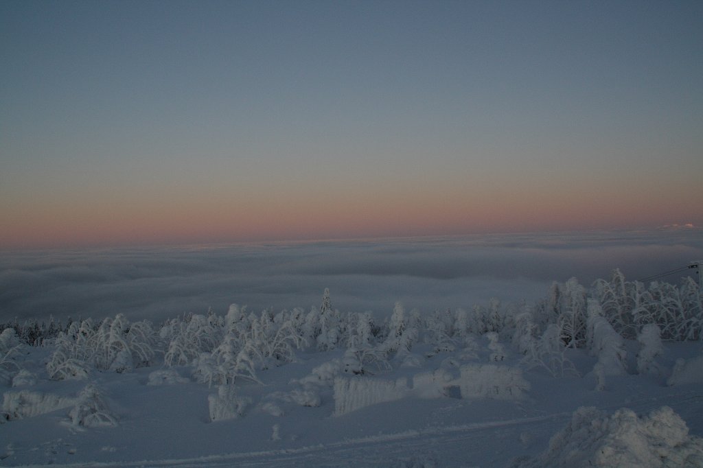 Winterabendzauber auf dem Fichtelberg am 22.01.10. Blick ins Erzgebirge.