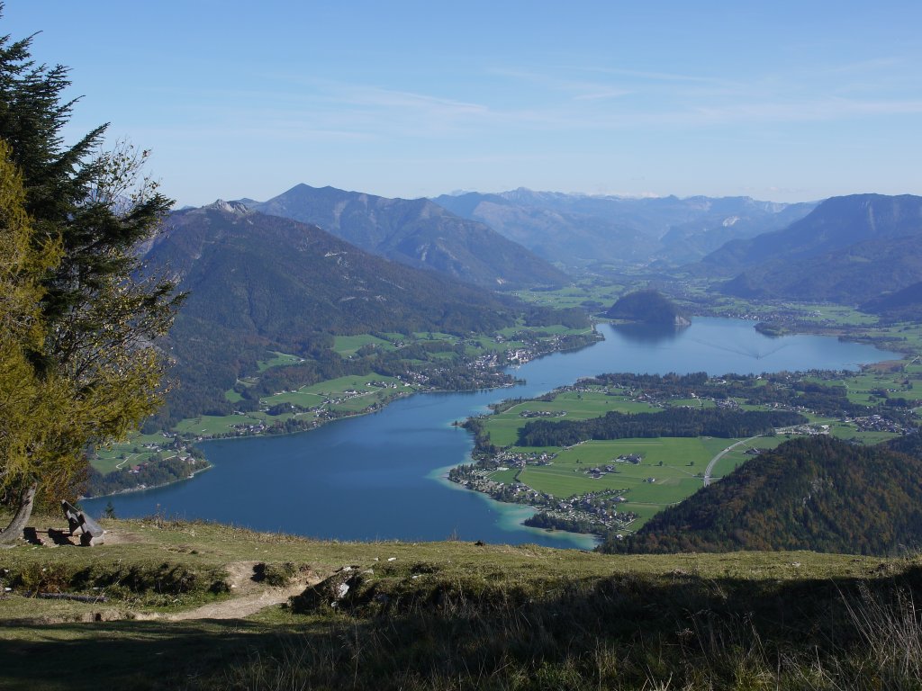 Wolfgangsee vom Seeblick (1.490m) am Zwlferhorn gesehen; 14.10.2012