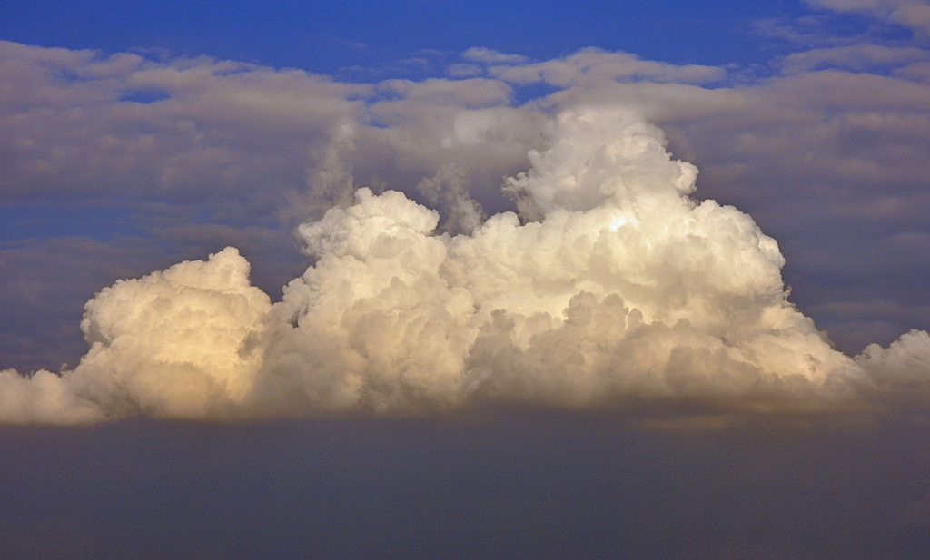 Wolkenbildung ber Rheinbach (Rhein-Sieg-Kreis) - 30.07.2010