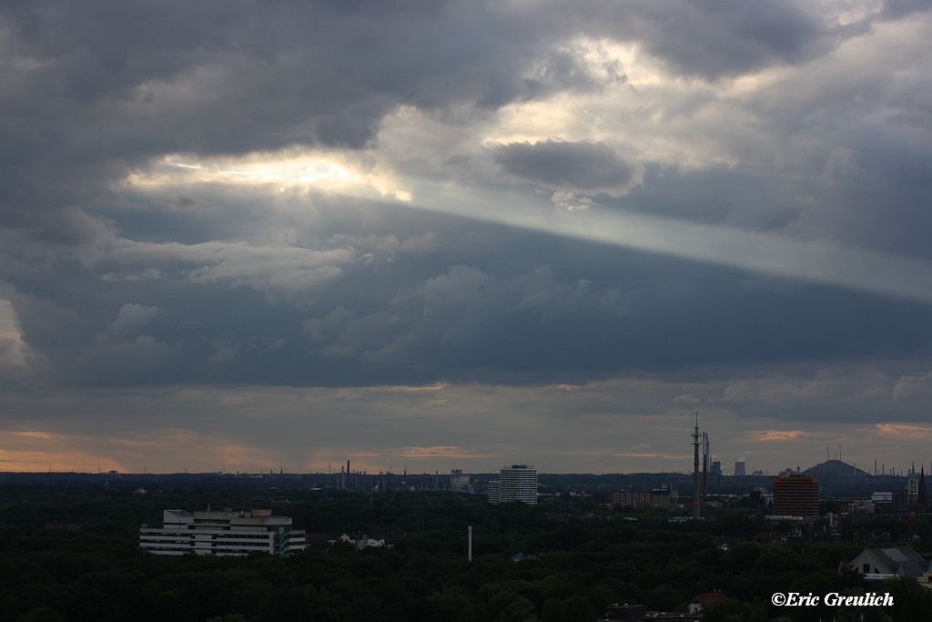 Wolkenspiel ber dem Rohrpott am 17.07.2011.