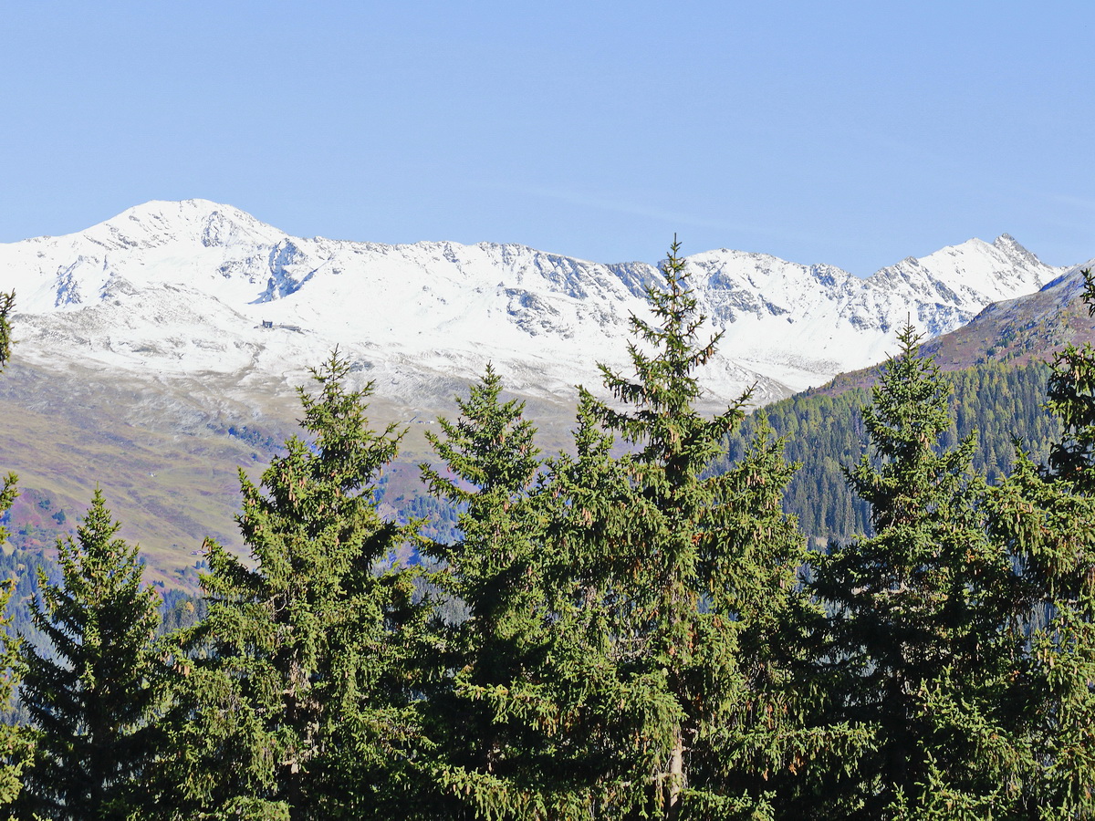 11. Oktober 2019, die Gebirgs-Landschaft gesehen von der Schatzalp bei Davos.