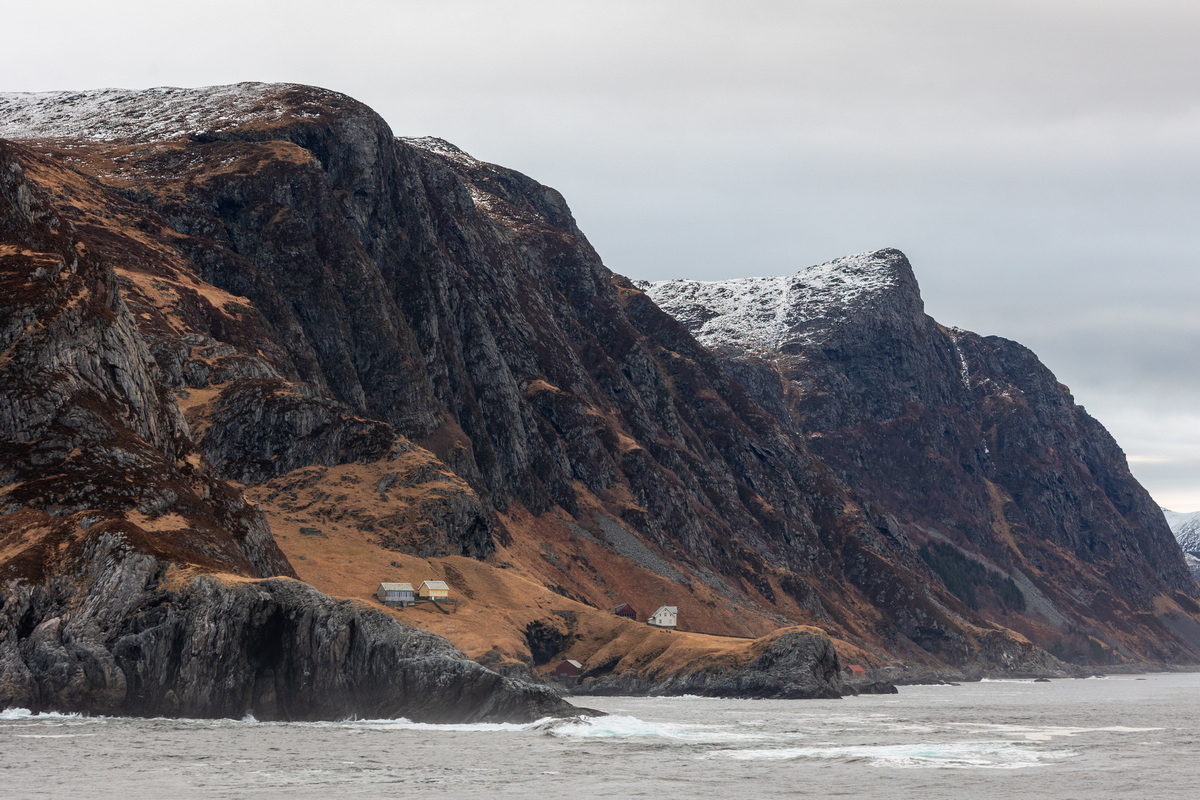 18. Februar 2024 Ausfahrt aus Ålesund in Richtung Svolvaer in  Norwegen.