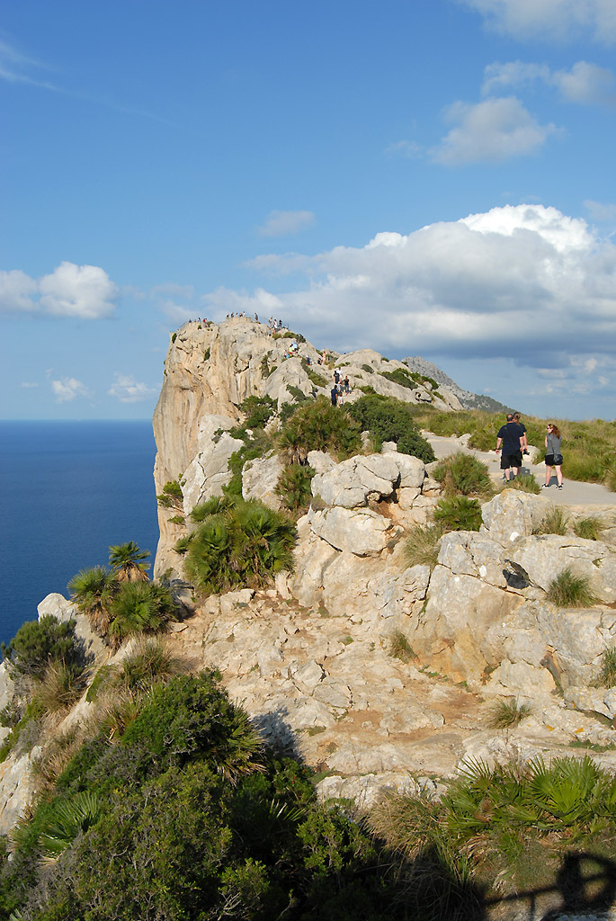 22.09.2017 der Weg zum gut besuchten Mirador Es Colomer mit seinem markanten Felsen