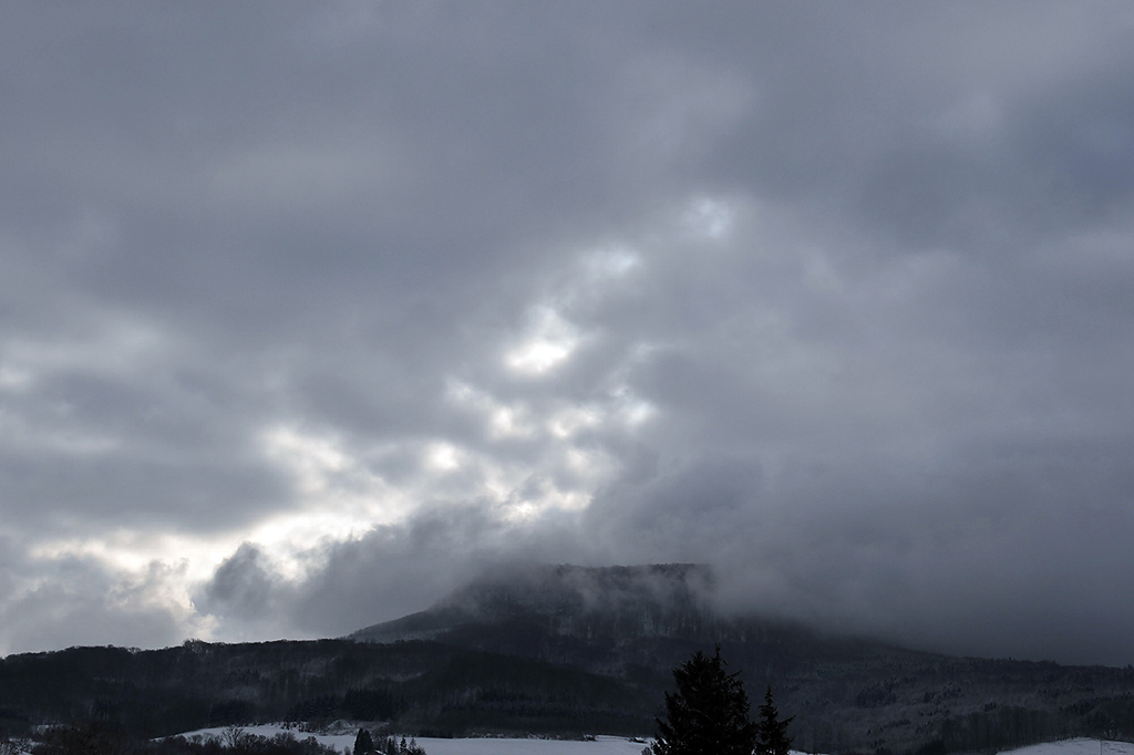 22.11.2015 Das Fuchseck schüttelt die ersten Schneewolken des Winters ab