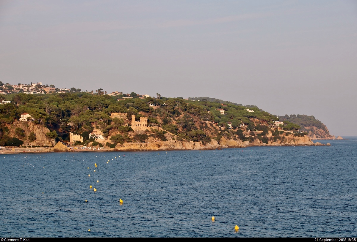 Abendlicher Blick auf die Costa Brava am Mittelmeer in Lloret de Mar (E).
[21.9.2018 | 18:35 Uhr]