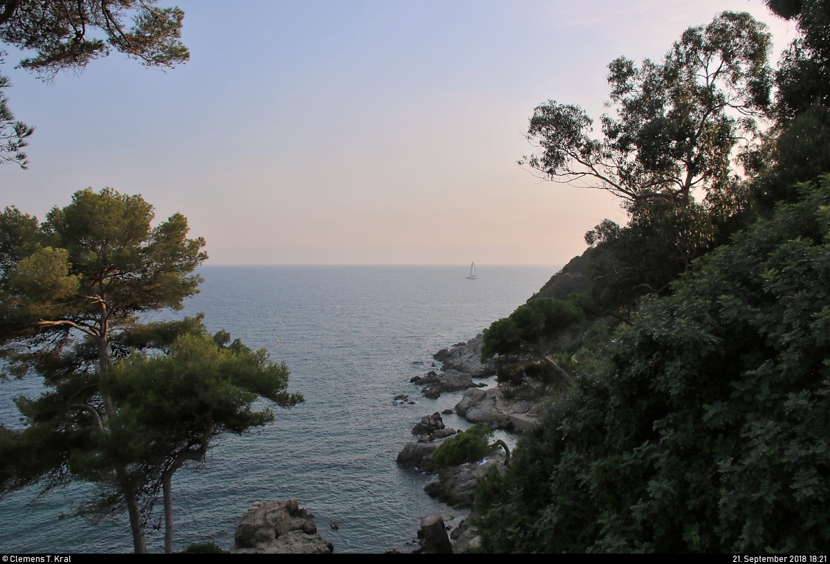 Abendlicher Blick auf das Mittelmeer (Costa Brava) in Lloret de Mar (E).
[21.9.2018 | 18:21 Uhr]