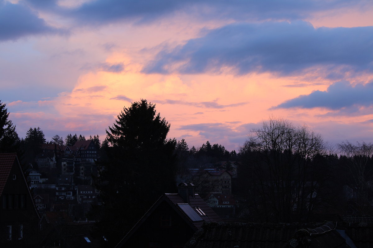 Abendrot über Braunlage; Aufnahme vom 19.03.2023...