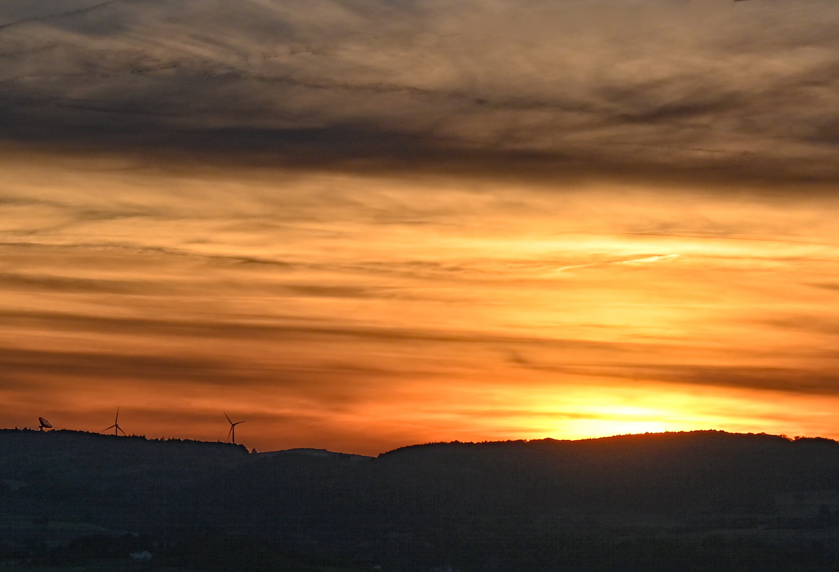 Abendstimmung / Sonnenuntergang über der Eifel am 17.10.2023
 