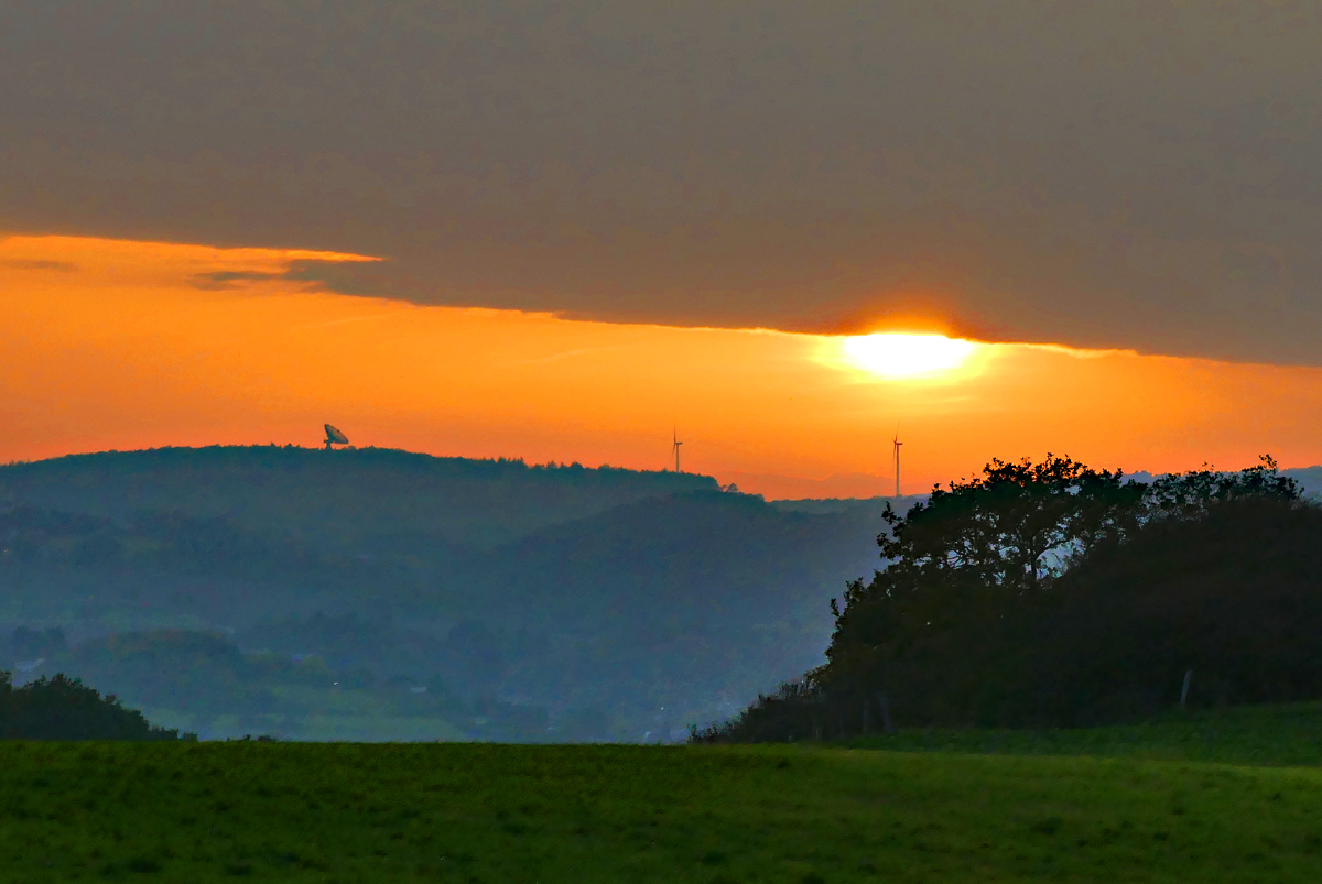 Abendstimmung über der Eifel beim Sonnenuntergang am 23.10.2019