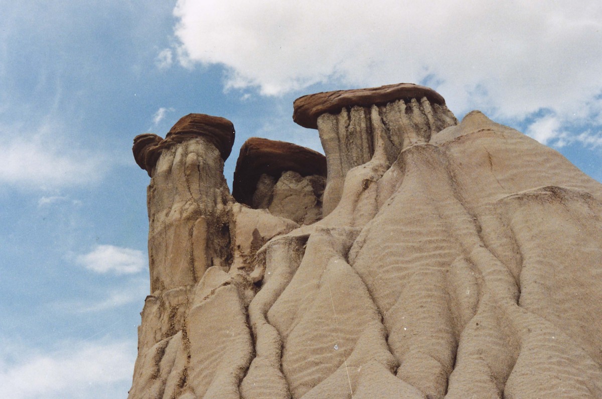 Alberta Badlands in Dinosaur Provincial Park der kanadischen Provinz Alberta. Aufnahme: Juni 1987 (digitalisiertes Negativfoto).