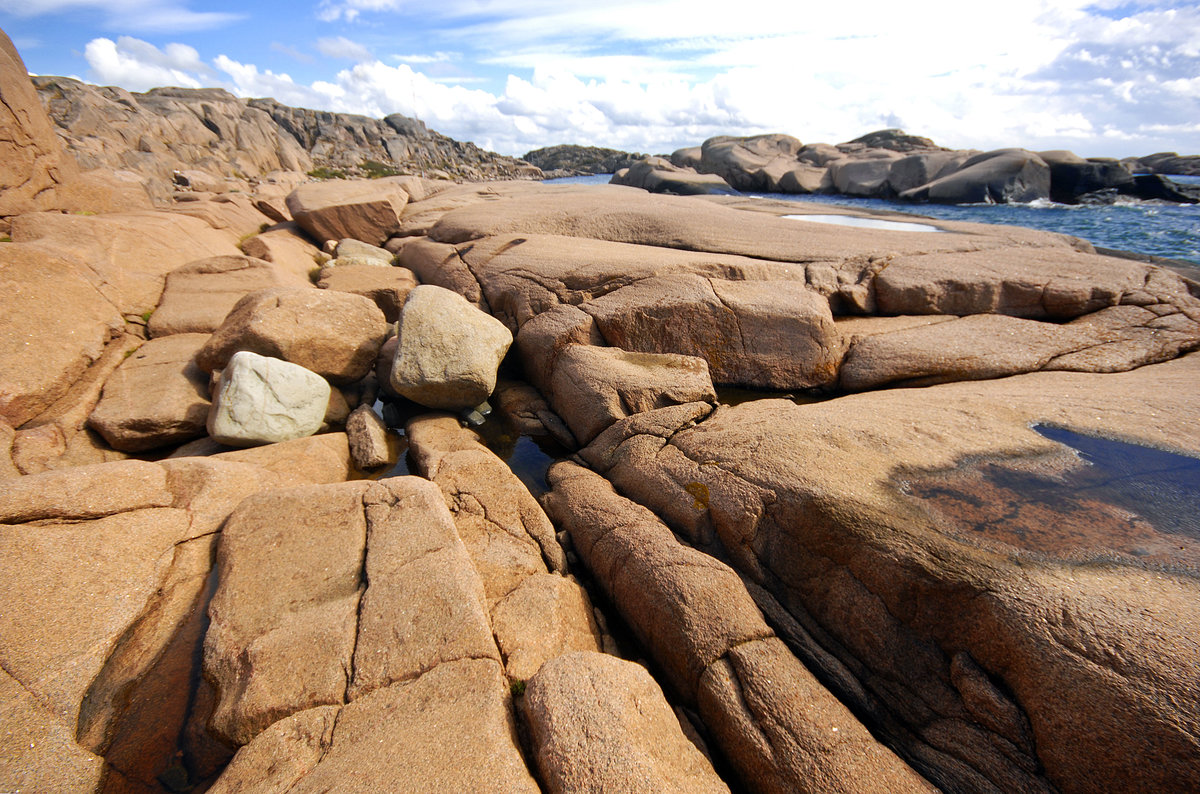 Am Bockeskärshålet auf der Insel Hållö an der Bohusläner Schärenküste. Hållö ist eine der schönsten Schäreninsel der Westküste Schwedens.
Aufnahme: 4. August 2017.