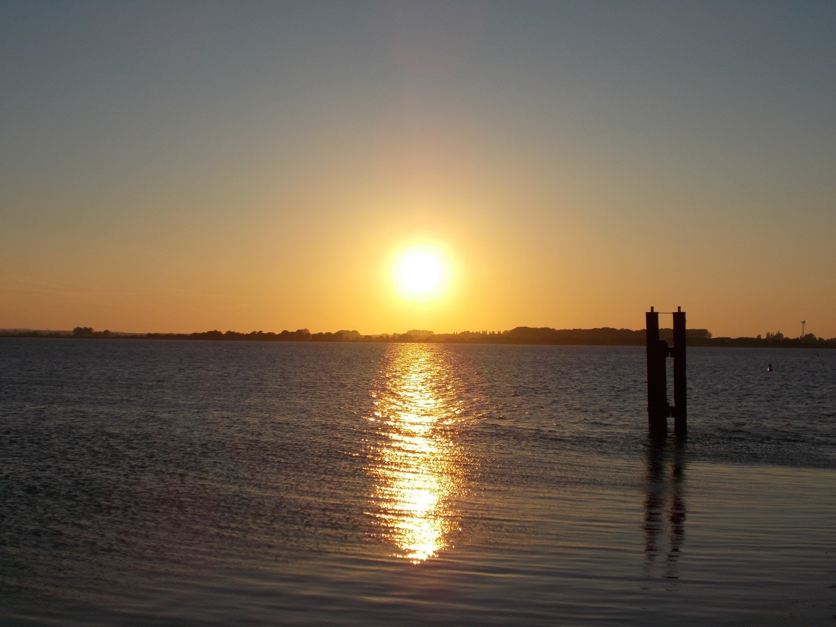 Am Breetzer Bodden ging,am 22.Juli 2014,die Sonne unter.Aufgenommen von Vieregge aus.