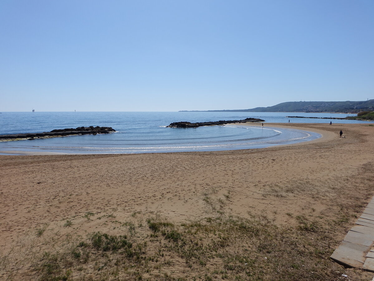 Am Strand Lungomare bei Crotone, Kalabrien (08.04.2024)