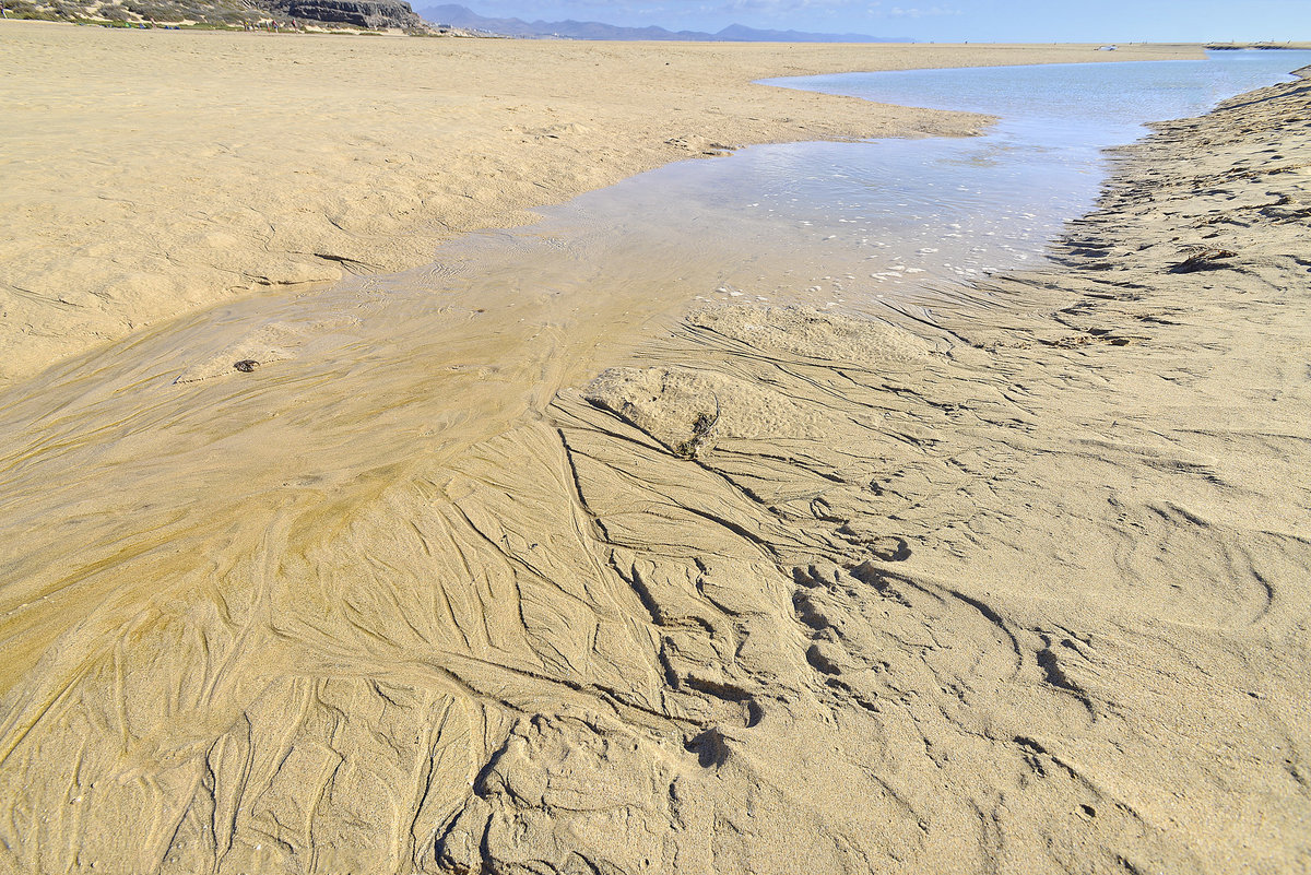 Am Strand südlich von Risco El Paso auf der Insel Fuerteventura in Spanien. Aufnahme: 17. Oktober 2017.