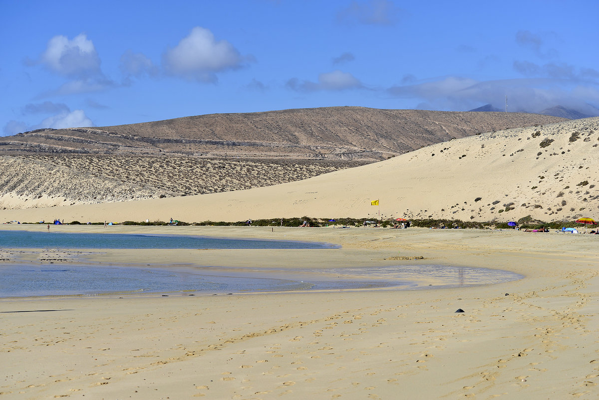 Am Strand vor Risco El Paso an der Insel Fuerteventura in Spanien. Aufnahme: 18. Oktober 2017.