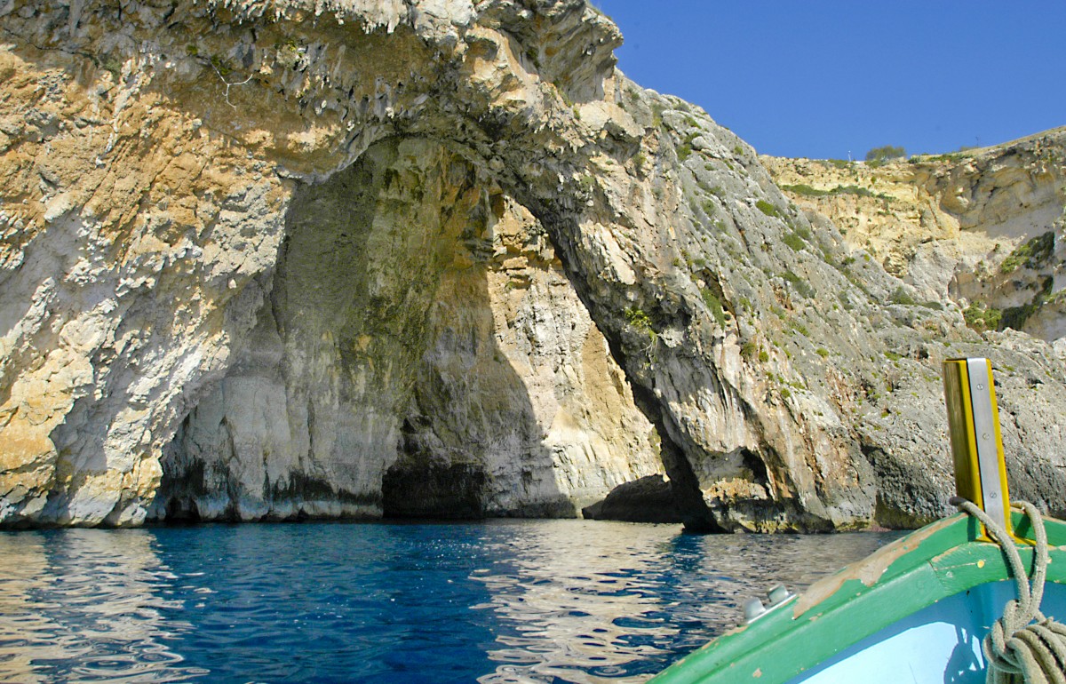 An der Blauen Grotte an der Südküste von Malta. Aufnahme: Oktober 2006.