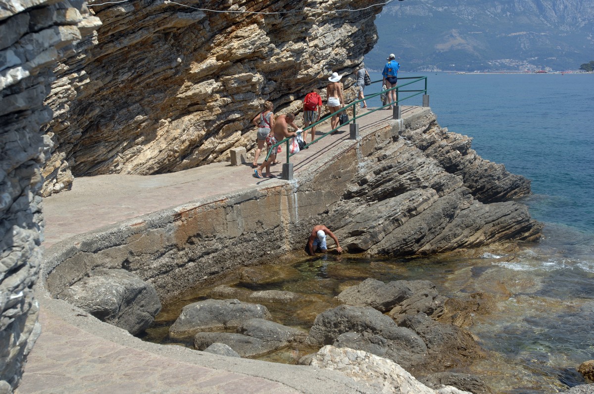 An der Bucht südlich von Budva. Aufnahme: 2. Juli 2012.