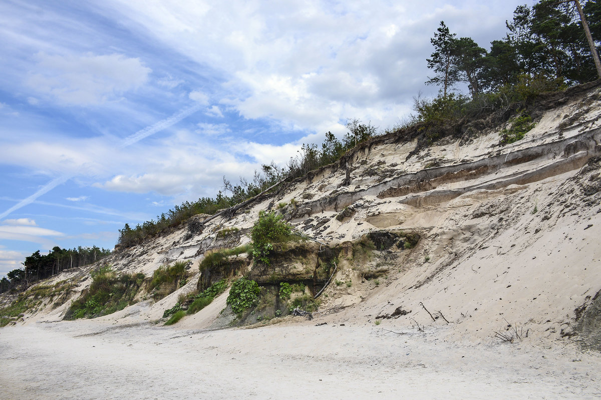 An der Steilküste zwischen Ustka (Stolpmünde) und Orzechowo (Freihow) in Hinterpommern. Aufnahme: 21. August 2020.