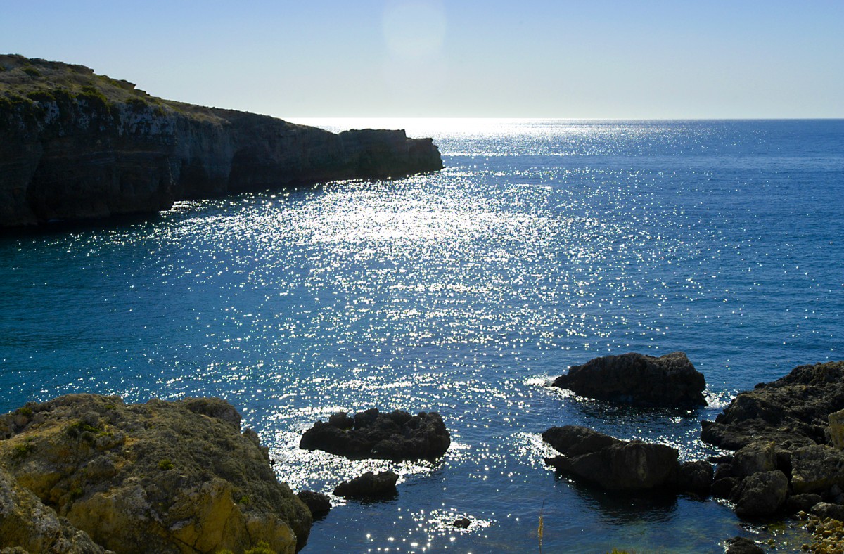 Anchor Bay - Die Bucht am Popeye Village auf der Insel Malta. Hier wurde der film »Popeye – Der Seemann mit dem harten Schlag« i 1979 gedreht. Aufnahme: Oktober 2006.