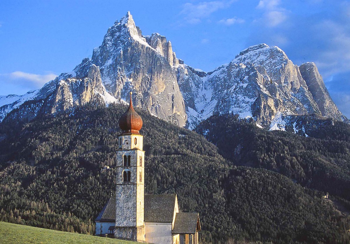 Auf dem Seiner Alm in Südtirol. Aufnahme: April 2001 (Bild vom Dia).